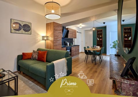 Communal lounge/ TV room, TV and multimedia, Living room, Seating area, Dining area, Evening entertainment