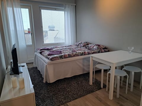 Bed, Dining area, Bedroom