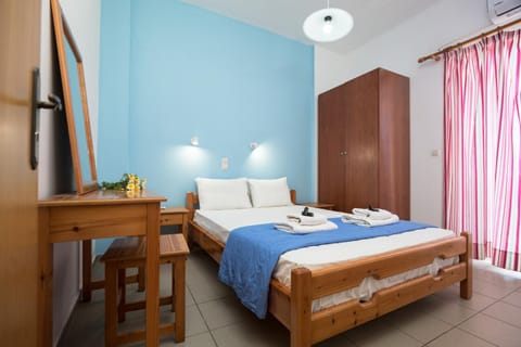 Bed, Photo of the whole room, Bedroom, towels, wardrobe