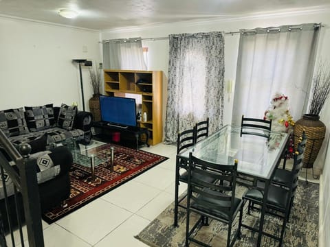 Delight double bedroom in Mowbray Bed and Breakfast in Cape Town