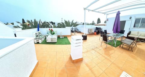Day, Balcony/Terrace, Balcony/Terrace, Seating area, Dining area