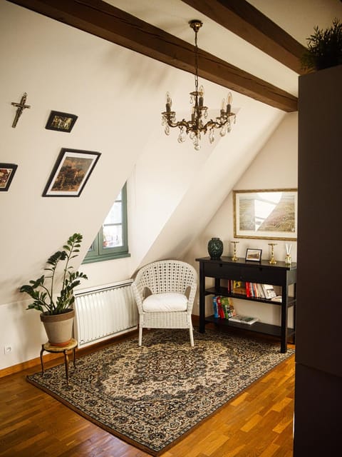 Library, Seating area