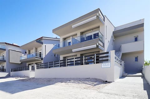 Property building, Day, View (from property/room), Balcony/Terrace