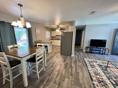 Cozy Ocean Springs Get-away House in Harrison County