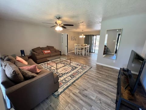 Cozy Ocean Springs Get-away House in Harrison County