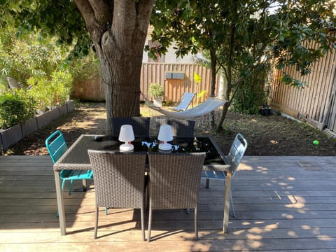 Patio, Balcony/Terrace, Dining area, Garden view