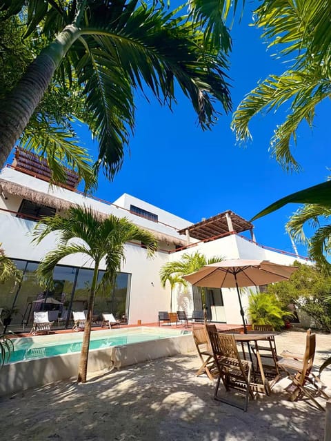 Property building, Swimming pool