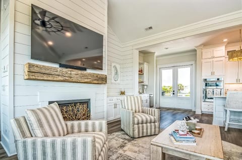 Wine Down House in Bald Head Island