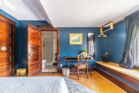Charming Room in Capitol Hill - Foxglove Inn Rm 7 House in Capitol Hill