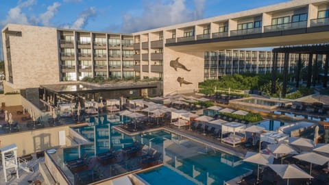 Property building, Pool view, Swimming pool, Swimming pool