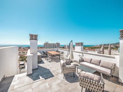 Natural landscape, View (from property/room), Balcony/Terrace, Living room, Seating area, Dining area, Sea view, sunbed