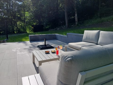 Patio, Garden, Balcony/Terrace, Garden view