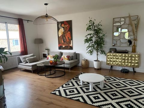 Maison de village indépendante avec grand jardin House in Provence-Alpes-Côte d'Azur