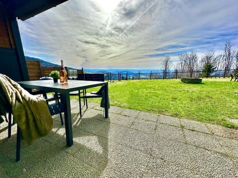 Patio, Spring, Day, Natural landscape, Garden, View (from property/room), Balcony/Terrace, Balcony/Terrace, Dining area