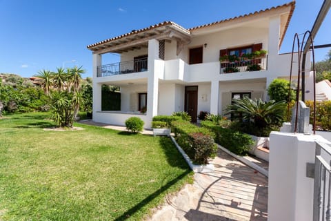 Property building, Patio, Spring, Garden, Garden view