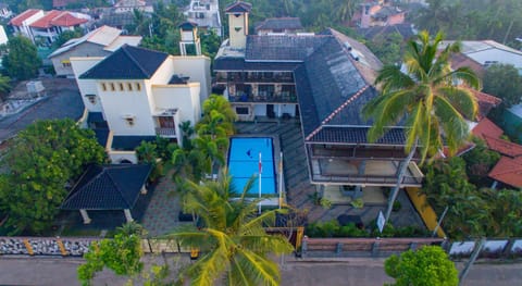 Property building, Day, Neighbourhood, Bird's eye view, Pool view, Street view, Swimming pool