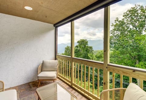 Lux Retro Getaway w/ Ober & Smoky Mtn Views! House in Gatlinburg