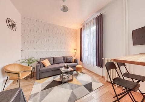 Communal lounge/ TV room, TV and multimedia, Seating area