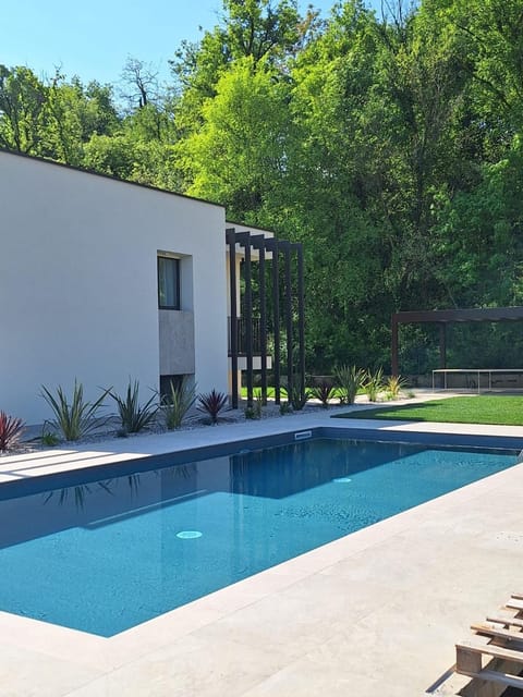 Property building, Pool view