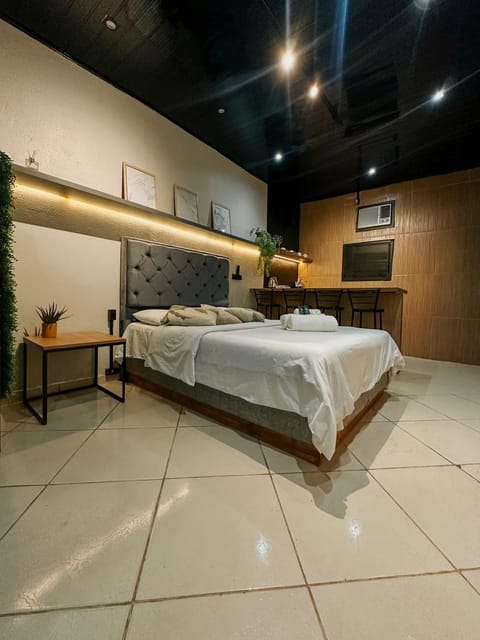 Bed, Kitchen or kitchenette, Bedroom, towels