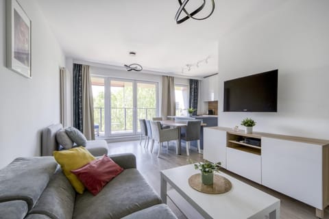 TV and multimedia, Living room, Dining area