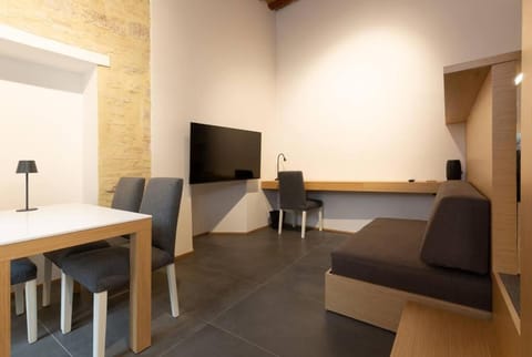 TV and multimedia, Dining area