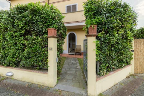 Property building, Garden, Garden view