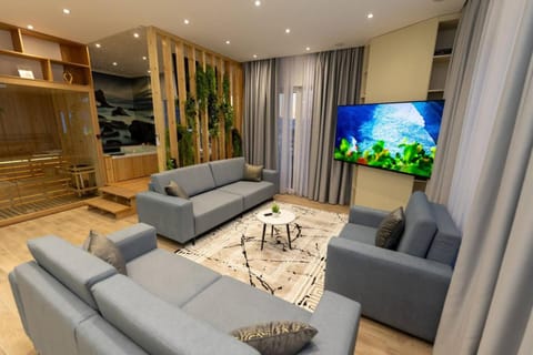 Communal lounge/ TV room, TV and multimedia, Living room, Seating area, Evening entertainment