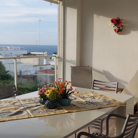 Natural landscape, Balcony/Terrace, Dining area, Sea view