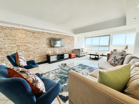 Communal lounge/ TV room, TV and multimedia