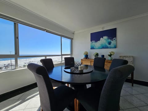 Natural landscape, Living room, Seating area, Dining area, Sea view, Sea view