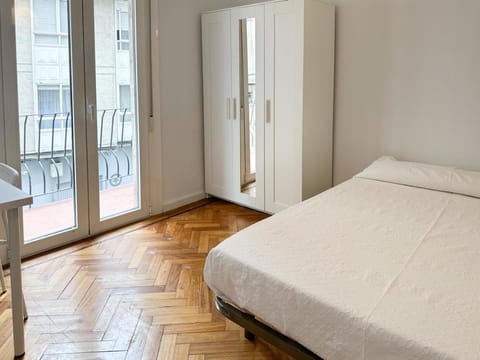 Piso 5 dormitorios Salgueira 1 Apartment in Vigo