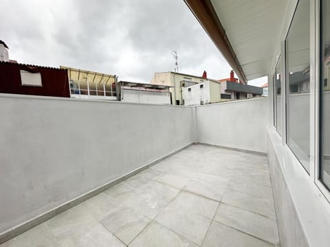 Piso 5 dormitorios Salgueira 1 Apartment in Vigo