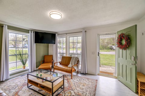 Riverfront Tennessee Retreat with Patio and Boat Ramp! House in Elizabethton