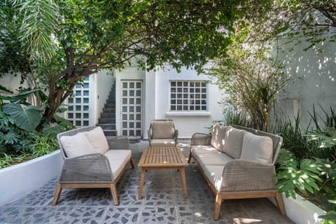 Luxe Polanco Home Private Yard TVs in Each Room House in Mexico City