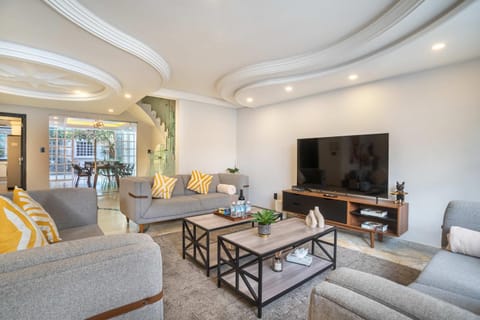 Luxe Polanco Home Private Yard TVs in Each Room House in Mexico City