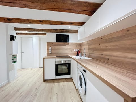 Kitchen or kitchenette, minibar, pet friendly, stove, washing machine