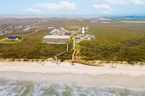 Beach Boardwalk Private Pool Golf Cart Friendly House in Port Aransas