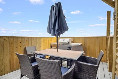 Beach Boardwalk Private Pool Golf Cart Friendly House in Port Aransas