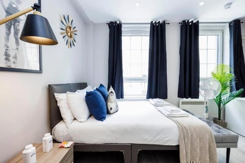 Bed, View (from property/room), Photo of the whole room, Decorative detail, Bedroom
