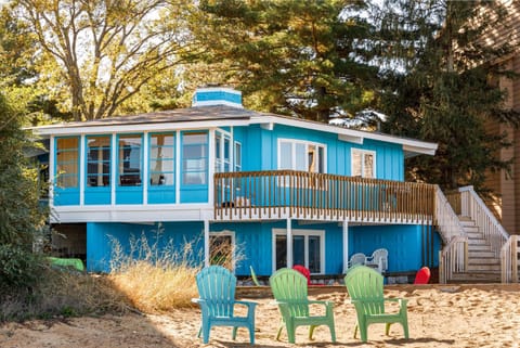 East Bay Escape Private Beach AC Sunrise Paradise House in Michigan