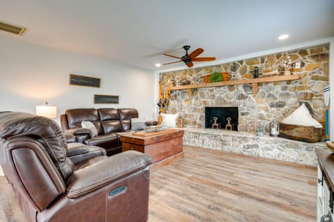 Sunset Paradise on Weiss Lake with Private Dock! House in Weiss Lake