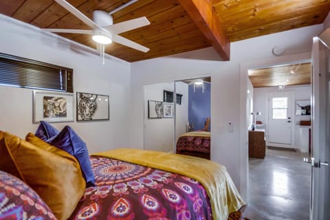 Avoyer One Bedroom Guesthouse - La Mesa House in Casa De Oro-Mount