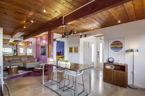 Avoyer One Bedroom Guesthouse - La Mesa House in Casa De Oro-Mount