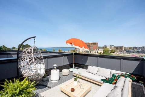 Day, Balcony/Terrace, Seating area