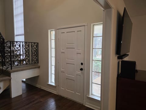 Luxury Southern Mansion w/ Pool House in Cordova