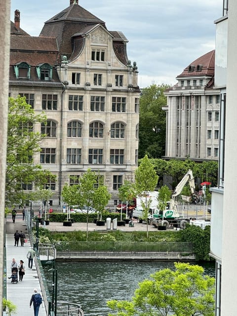 Nearby landmark, Day, City view, Lake view, River view, Location