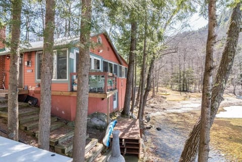 Berta's Lake Front Cottage on Winona Lake! House in Center Harbor