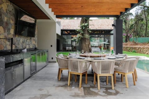 BBQ facilities, Swimming pool