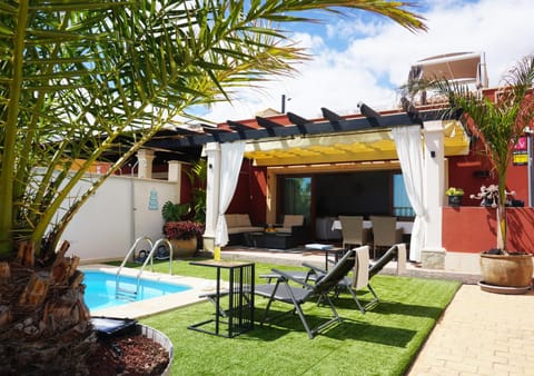 Day, Pool view, Swimming pool, sunbed